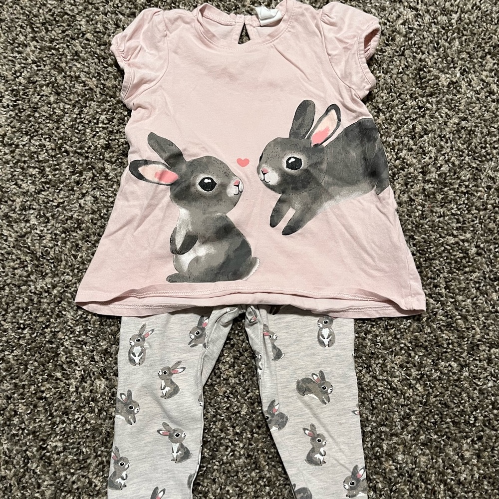 H&M 9-12 month Bunny outfit-like new